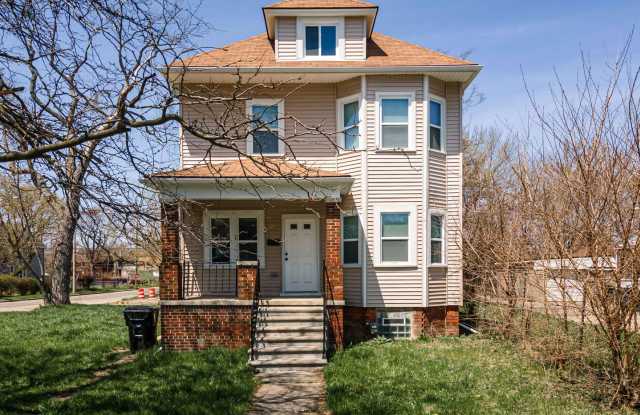 $1,700 - 4 Bed / 1.5 Bath Newly Renovated Home In North End Gallery 1
