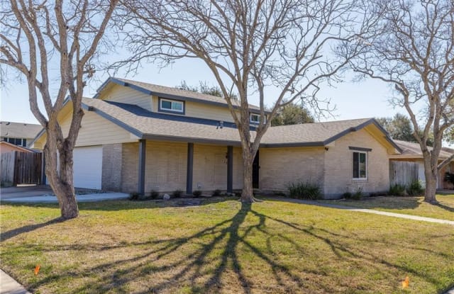 159 Sabine St - 159 Sabine Drive, Portland, TX 78374