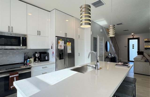 10413 NW 82nd Street 3, Doral, FL 33178 - 4090 photos photos 10413 NW 82nd Street 3, Doral, FL 33178 - 4090 photos photos