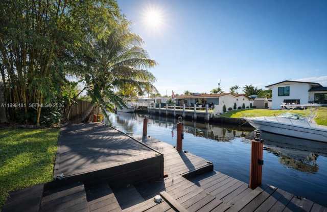 2413 Nassau Ln photos photos