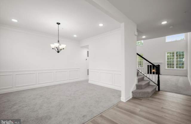 6801 FOUNTAIN PARK Drive Gallery 3