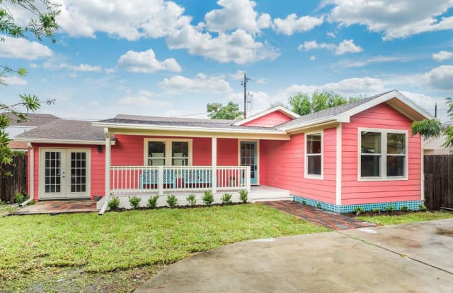 5522 Ave O 1/2 - 5522 Avenue O 1/2, Galveston, TX 77551