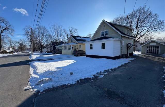 110 Edgemere Road - 110 Edgemere Road, Onondaga County, NY 13208