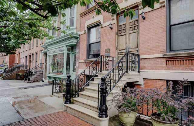 267 GROVE ST - 267 Grove Street, Jersey City, NJ 07302