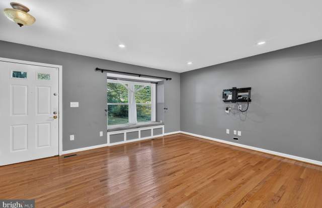 6223 RATHLIN Drive Gallery 3