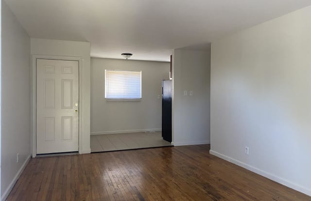 7760 Woodstock Road - A Gallery 3