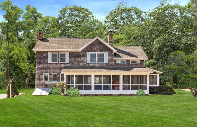 4230 Grand Ave - 4230 Grand Avenue, Mattituck, NY 11952