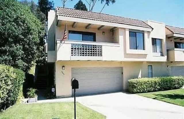 Two Story Three Bedroom Montezuma Townhouse College East photos photos Two Story Three Bedroom Montezuma Townhouse College East photos photos