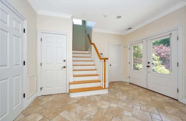 696 Ridgeway Gallery 3