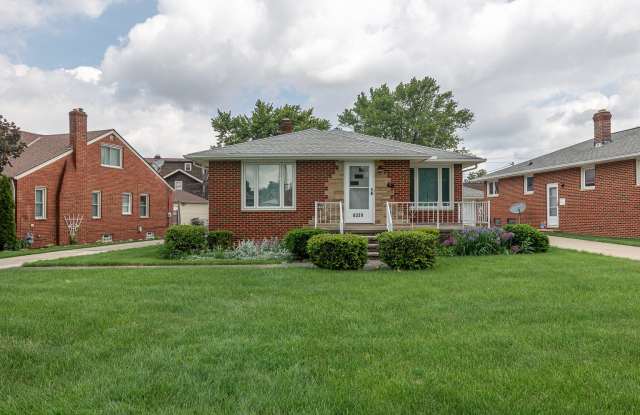 6329 Chestnut Hills Dr - 6329 Chestnut Hills Drive, Parma, OH 44129