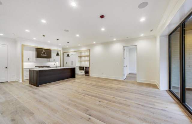 4920 North Lincoln Avenue photos photos