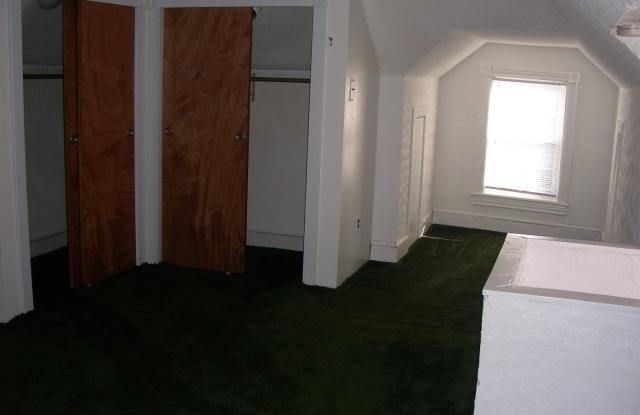 207 Woodlawn Ter Gallery 4