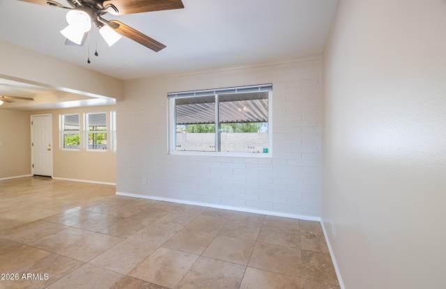 11208 N 105TH Avenue Gallery 2