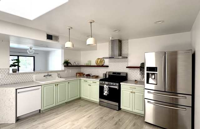 17735 Kinzie Street photos photos
