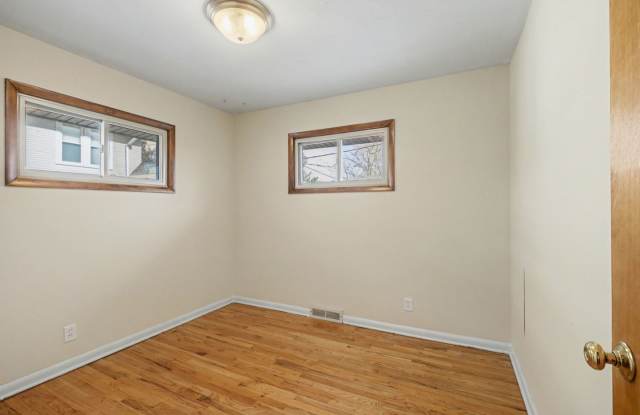 Centrally Located Property Gallery 3