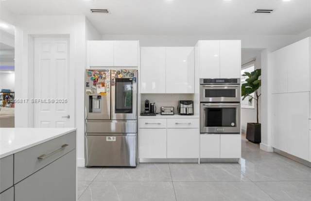 20436 SW 89th Ave, Cutler Bay, FL 33189 Gallery 1