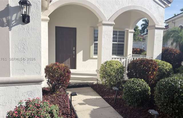692 Maplewood Ct Gallery 3