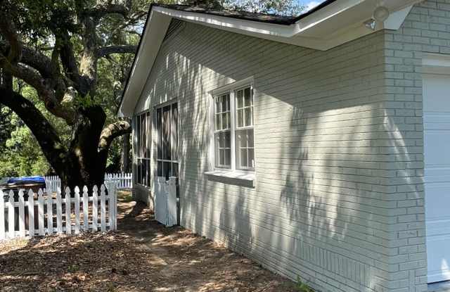 3 Bedroom 2 Bath House in Stiles Point - James Island Charleston Gallery 3