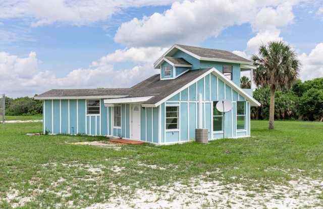19505 NW 80th Dr. Gallery 4