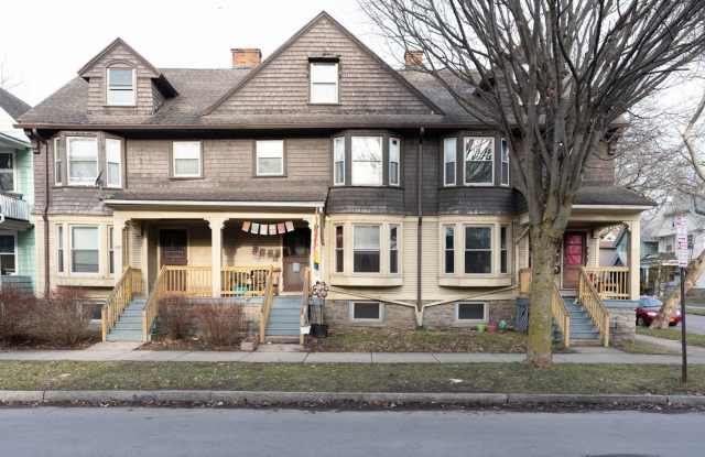 509 Meigs St | 3 BD/1 BA | Laundry Hookups | Pearl-Meigs-Monroe Area photos photos