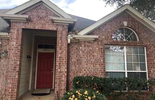 2016 Golden Oak Drive Gallery 2