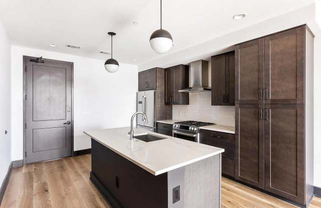 5 Gadsdenboro St Apt 406 Gallery 2
