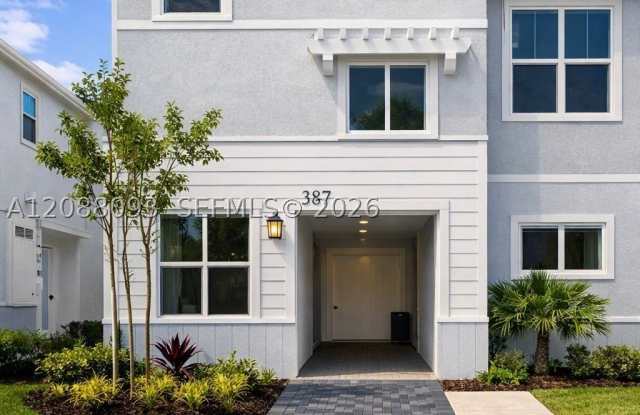 387 SE Crossoak Ln Gallery 1