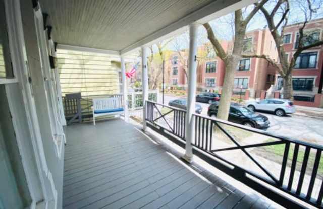 2710 North wilton Avenue Gallery 2
