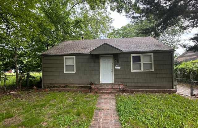 3bedrooms 1 full bathroom. photos photos
