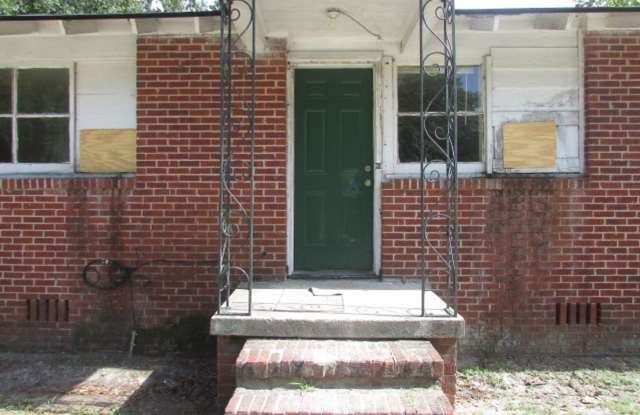 121 Dixie Drive Gallery 1