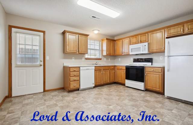 2 Bedrooms, 1.5 Baths-Grain Valley Gallery 4