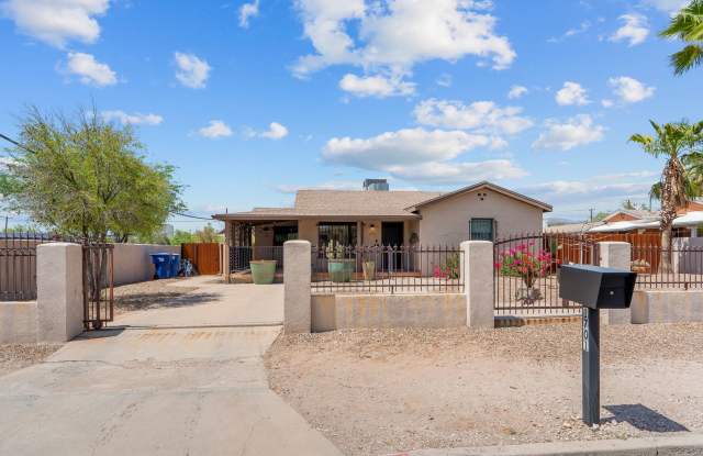 Gorgeous home near UA photos photos