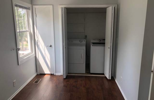111 Fayette Street (unit B / Upper) - 111 Fayette Street, Batavia, IL 60510