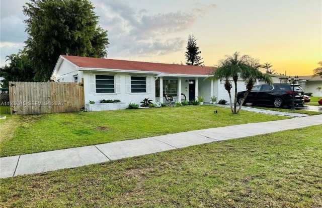 8410 SW 201st St photos photos