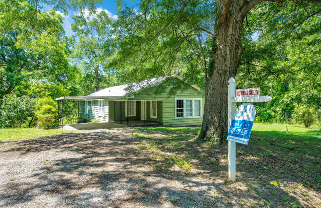 921 Heflin Ave E - 921 Heflin Avenue East, Forestdale, AL 35214