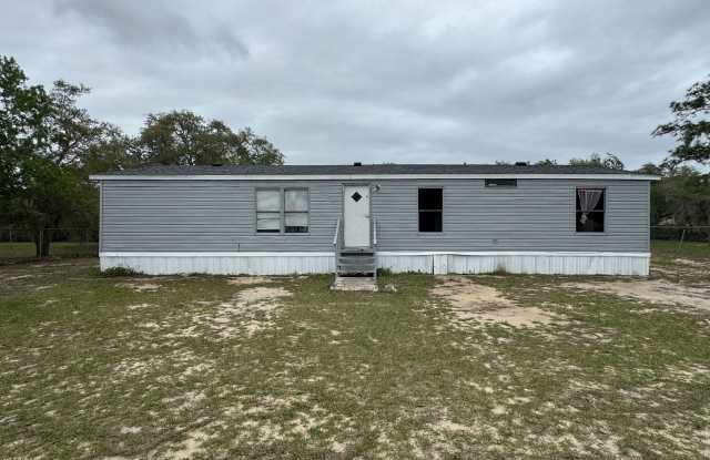 Large Fenced Yard In A Quiet Neighborhood photos photos
