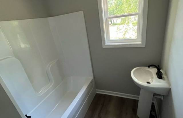 Single Family Home - Available and Move-In Ready! Gallery 1