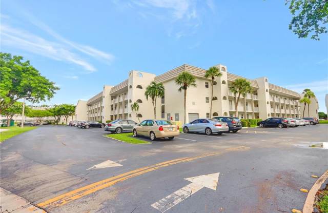 8350 Sunrise Lakes Blvd photos photos