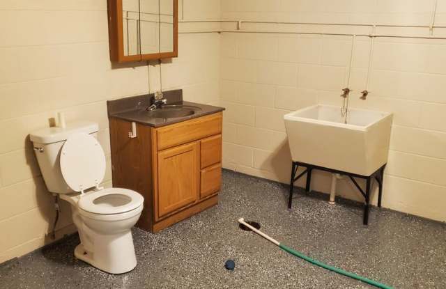 2 Bedroom, 1.5 Bath Duplex in Clinton, IA Gallery 4