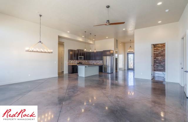 Stunning 4-Bedroom Home near Sand Hollow - 3219 South 4900 West, Hurricane, UT 84737
