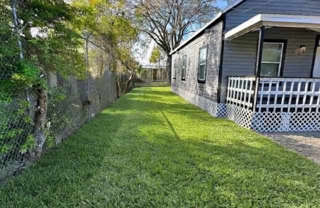MOVE-IN SPECIAL! $500 Deposit + $500 First Month’s Rent! Gallery 1