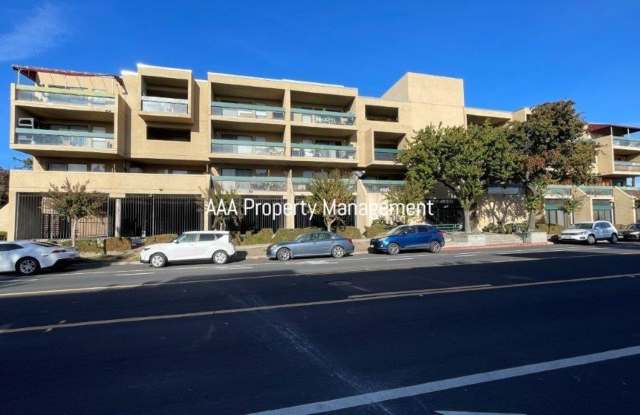 Concord Beautiful 2 bedroom 1 bath condo laundry in unit, convenient location! - 1771 Broadway Street, Concord, CA 94520