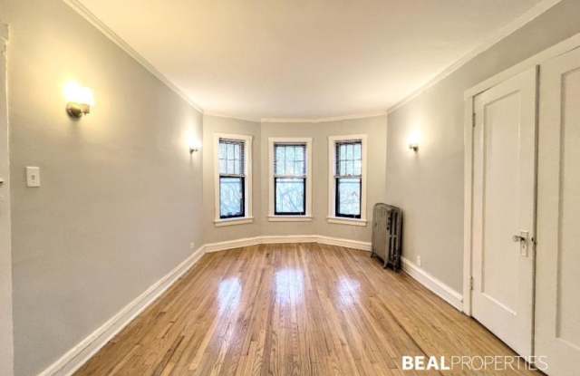 4910 N Hoyne photos photos