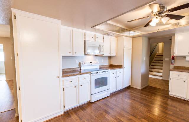 6 Bedroom 3.5 Bathroom Tri-Level Home In Tempe close to ASU photos photos