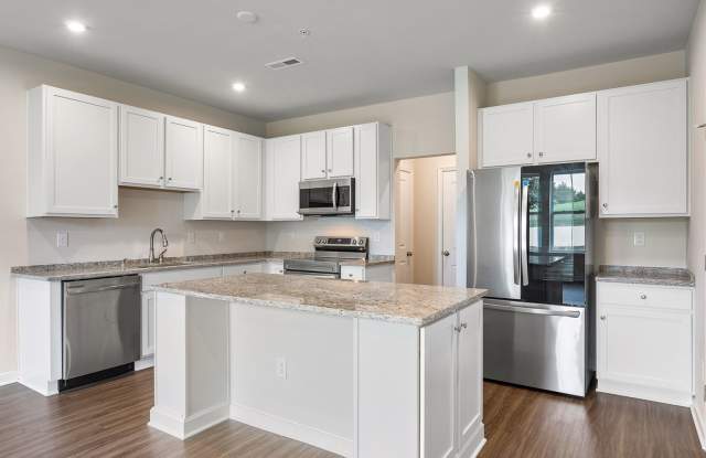 Spacious 3 Bed / 2.5 Bath Townhome Available NOW! NOW OFFERING $250 OFF 1ST MONTHS RENT!!! - 14445 Hancock Towns Drive, Chesterfield County, VA 23832
