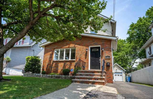 85 BARROWS AVE - 85 Barrows Avenue, Rutherford, NJ 07070