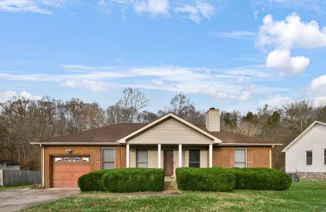 Ranch Home on Creek Lot! - 3416 Clearwater Drive, Clarksville, TN 37042