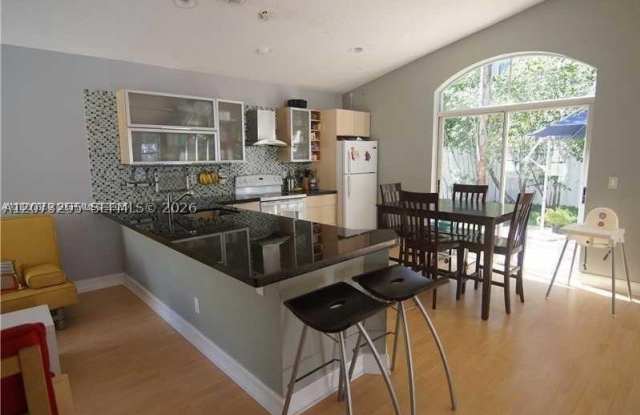 882 Garnet Cir Gallery 3