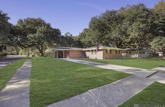 9280 Kingcrest Pkwy - 9280 Kingcrest Parkway, Baton Rouge, LA 70810