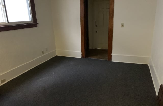 1614 S Washington Ave - 1614 South Washington Avenue, Lansing, MI 48910